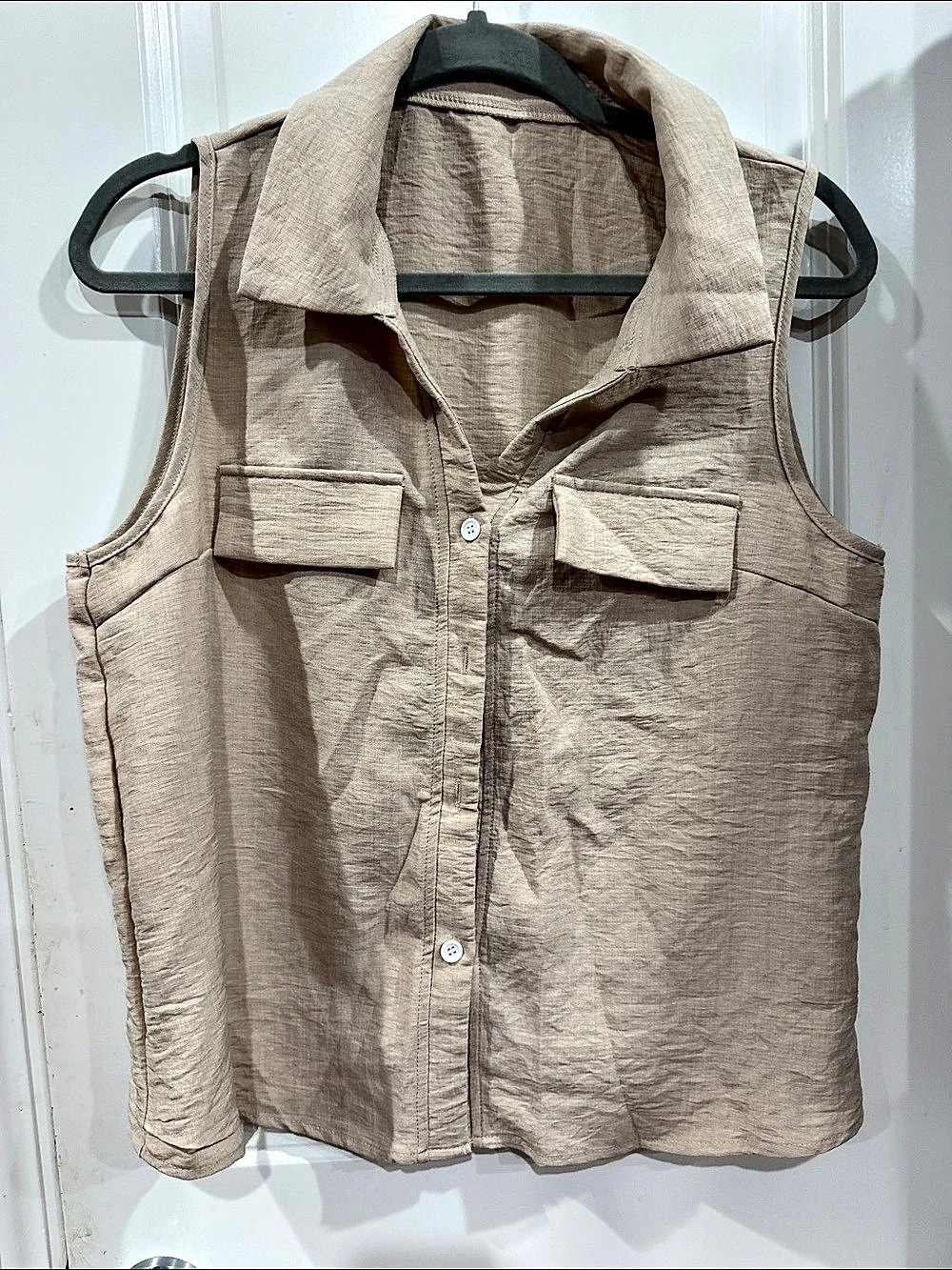 Beige sleeveless blouse Size XL Like New